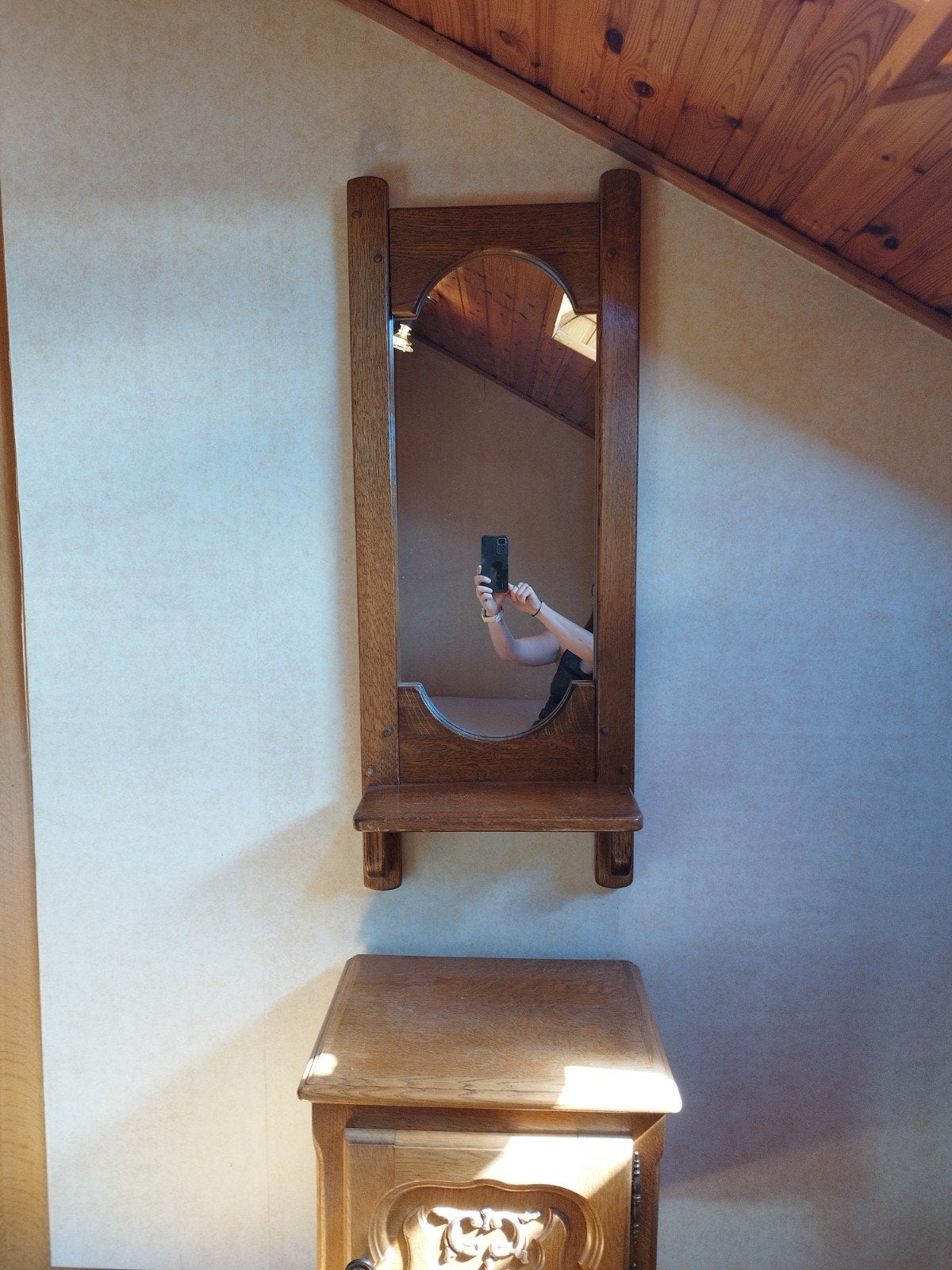 miroir et commode, Enlèvement