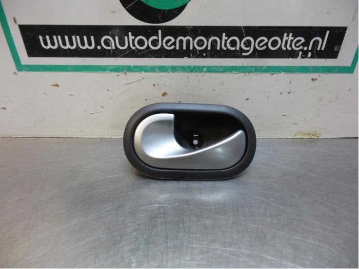 Poignée portière 4portes avant gauche d'un Renault Clio (C, Renault, -, 3 mois de garantie, Utilisé