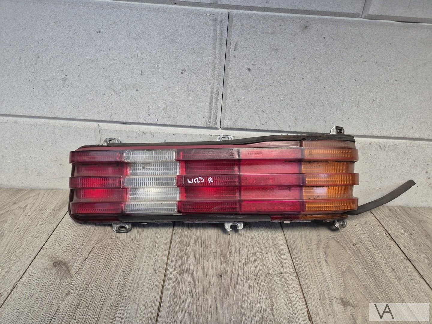 Achterlicht rechts Mercedes W123 1976 - 1985 met lamphouder, Auto-onderdelen, Gebruikt, -, Ophalen of Verzenden, -