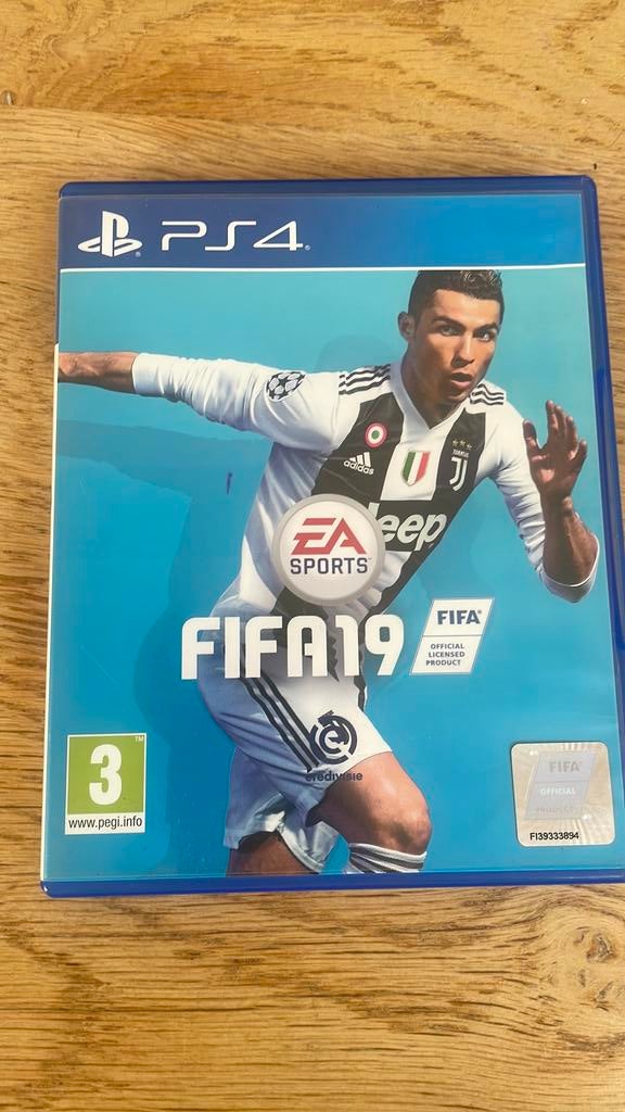 Fifa 19 ps4, Games en Spelcomputers, Online, Gebruikt, Ophalen of Verzenden, 3 spelers of meer
