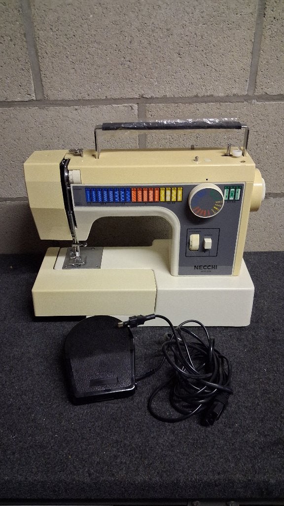 ​Necchi 559 naaimachine , vintage, Ophalen