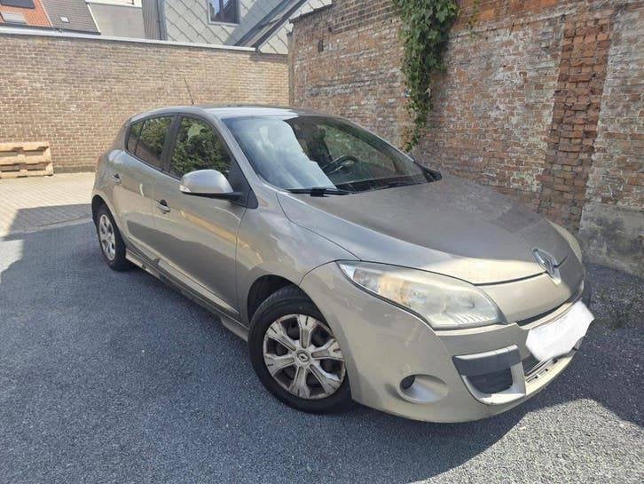 RENAULT MEGANE 3 1.5DCI 2009 MÉCANIQUE BONNE AIRCO 1ÈRE MAIN, Autos, Achat, 63 kW, Ordinateur de bord, Boîte manuelle