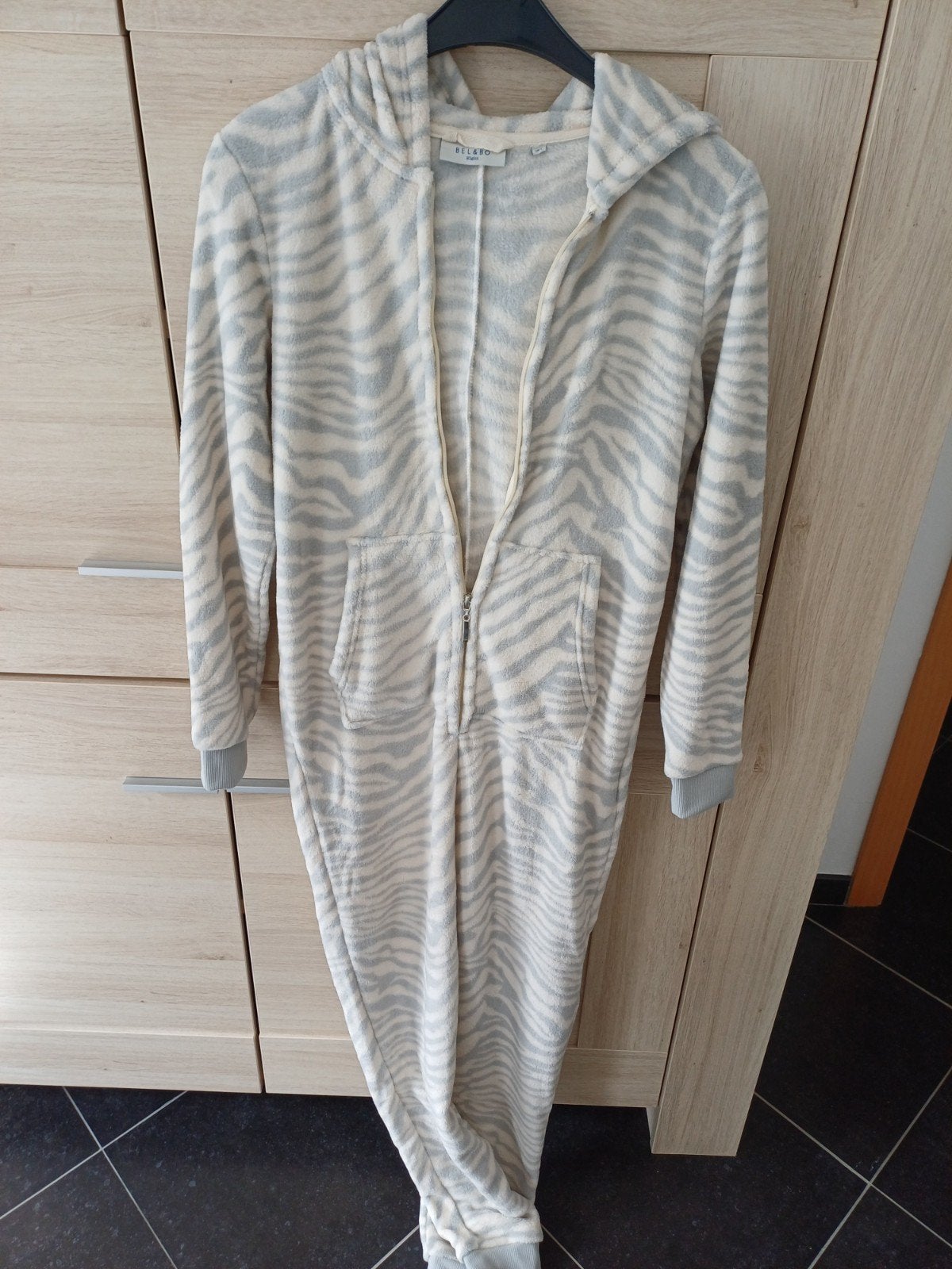 splinternieuwe onesie maat 164 van bij Bel en Bo, Enfants & Bébés, Enlèvement
