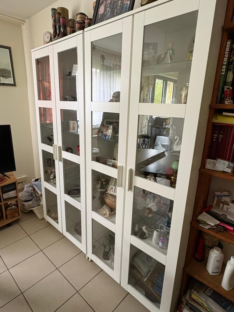 Vitrine ikea, Enlèvement, Comme neuf