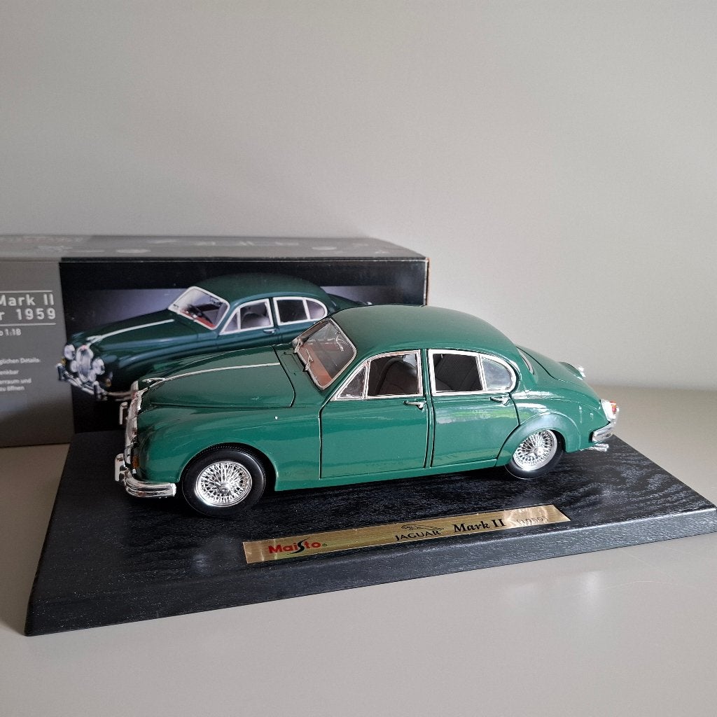 JAGUAR Mark 2 Saloon Green 1/18 TCHIBO MAISTO Neuve + Boite, Enlèvement ou Envoi, Neuf, Voiture, Maisto