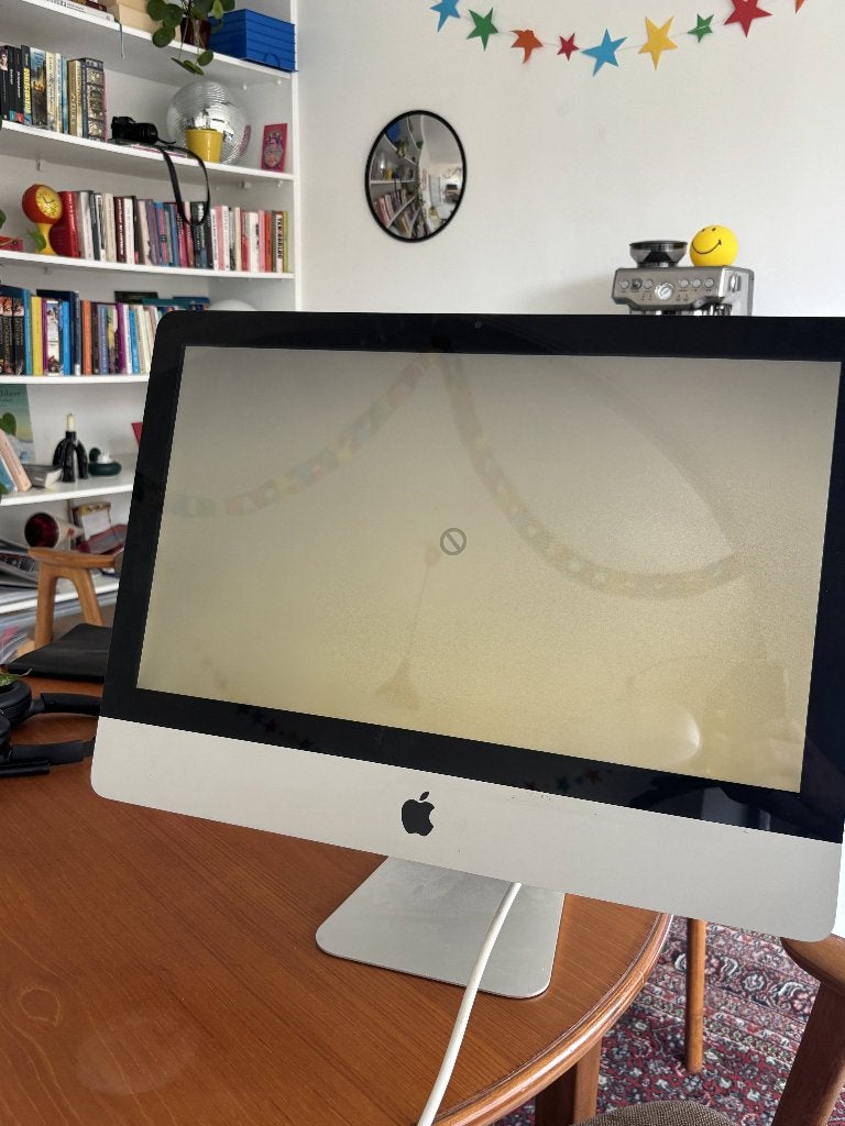 Apple iMac 21.5-inch (Model A1311), Computers en Software, Computerbehuizingen, Ophalen, Niet werkend