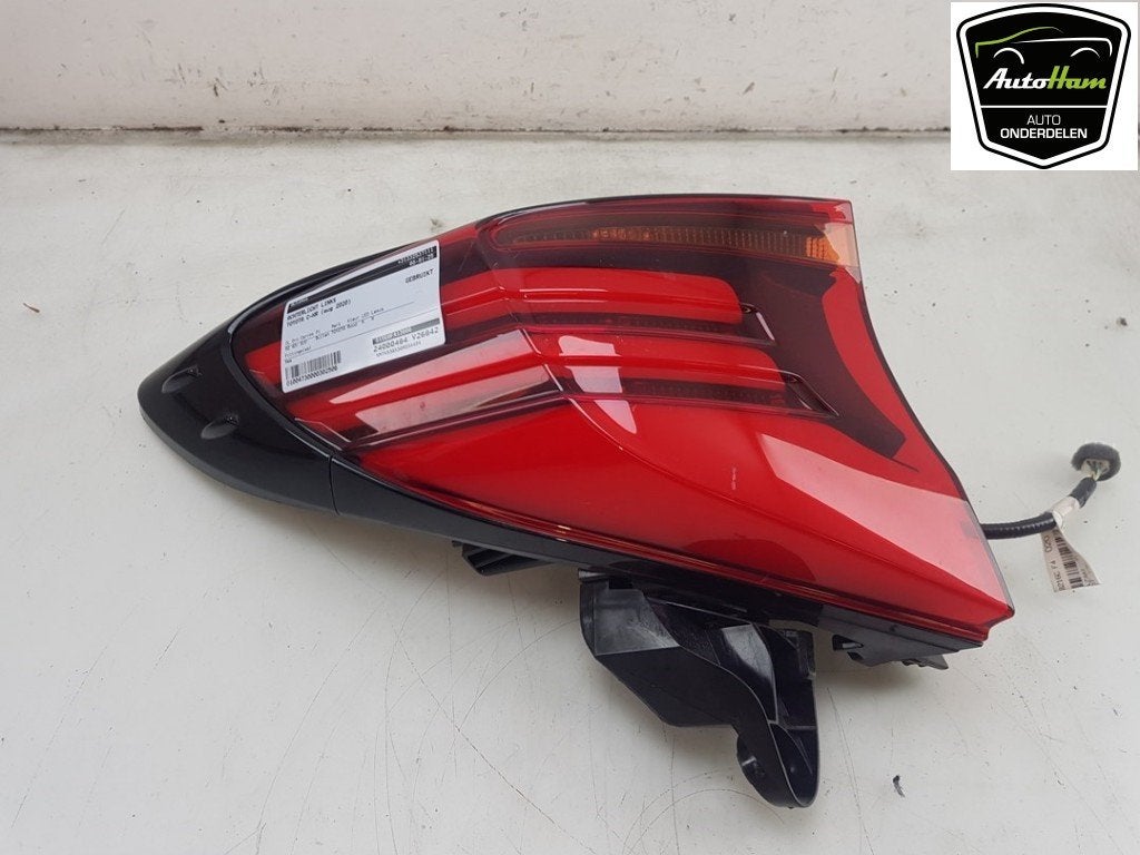 FEU ARRIÈRE GAUCHE Toyota C-HR (X1,X5) (01-2016/-), Utilisé, Toyota