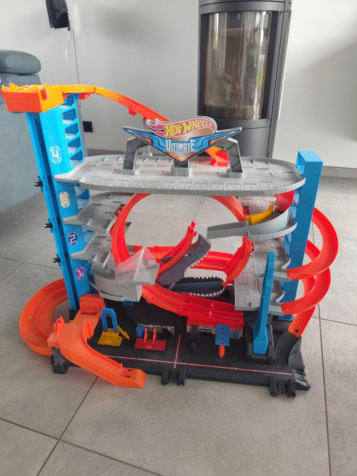 Hot Wheels ultimate garage Haai in nieuwstaat, Kinderen en Baby's, Ophalen, Racebaan, Zo goed als nieuw, Hot Wheels