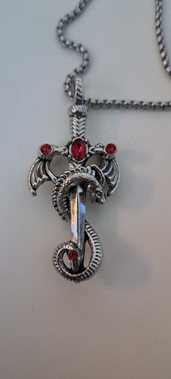 Stainless steel vintage-style Dragon & Sword chain necklace, Handtassen en Accessoires, Ophalen of Verzenden, Nieuw, Zilver