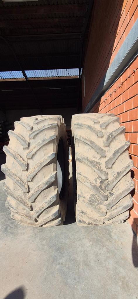 Pirelli 650 65 R38, Zakelijke goederen, Landbouw | Onderdelen | Banden, Velgen en Assen, Ophalen