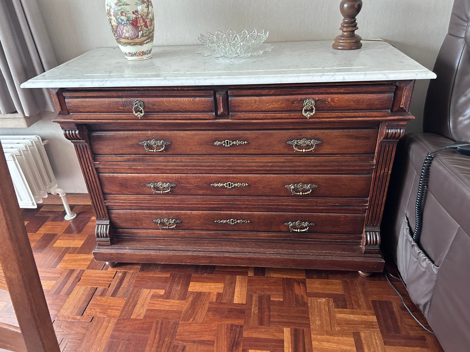 Dressoir met bijhorende spiegel, Ophalen