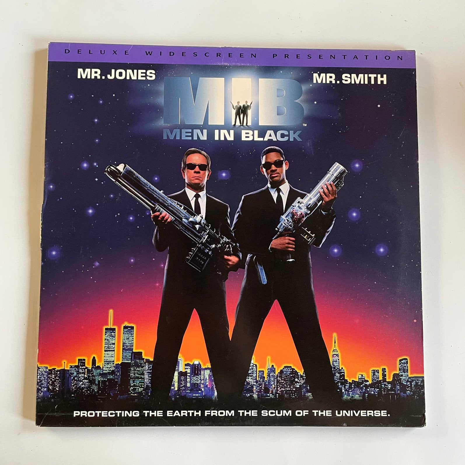 Men in Black - Laserdisc, CD & DVD, DVD | Autres DVD, Enlèvement ou Envoi, Comme neuf