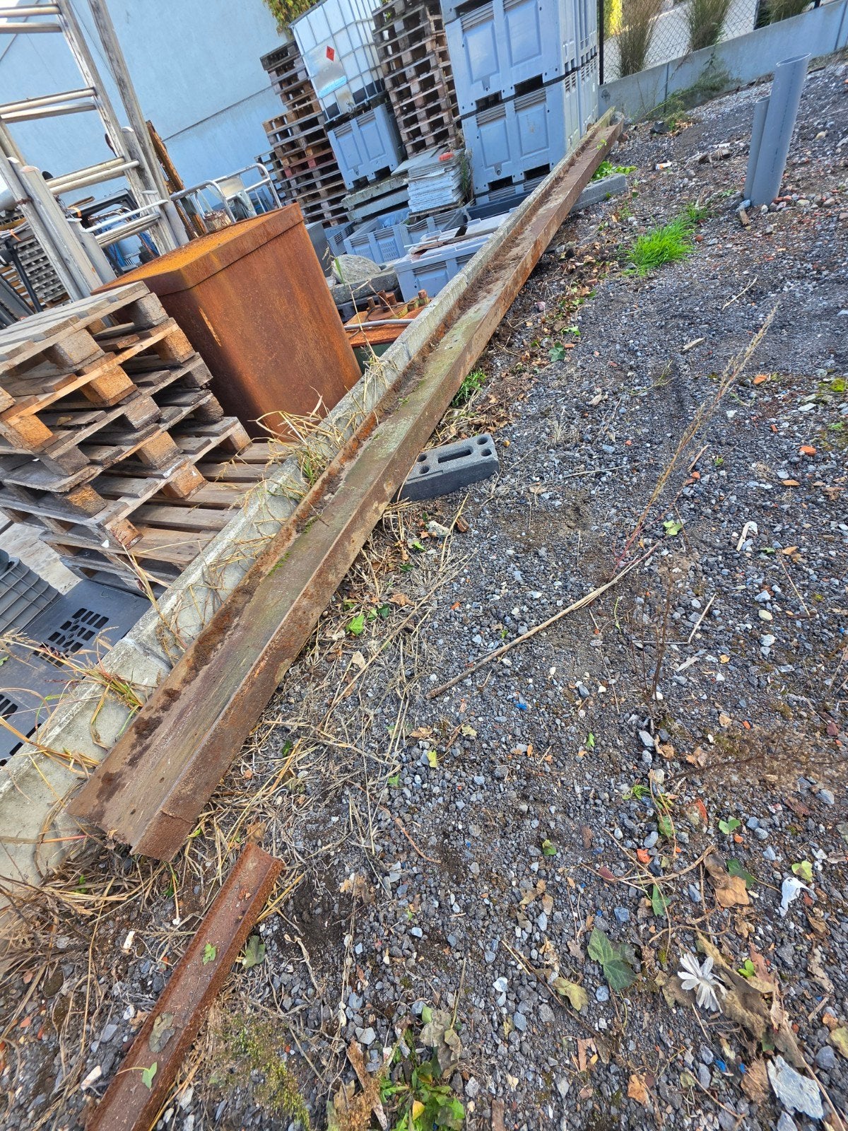 Poteau en acier de 8,5 m x 0,13 x 0,30, Bricolage & Construction, Enlèvement, Utilisé, Fer