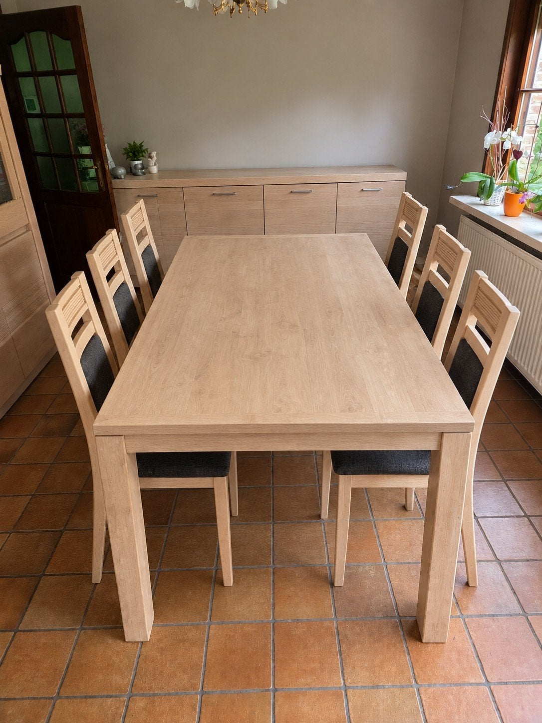 moderne eetkamer, Ophalen