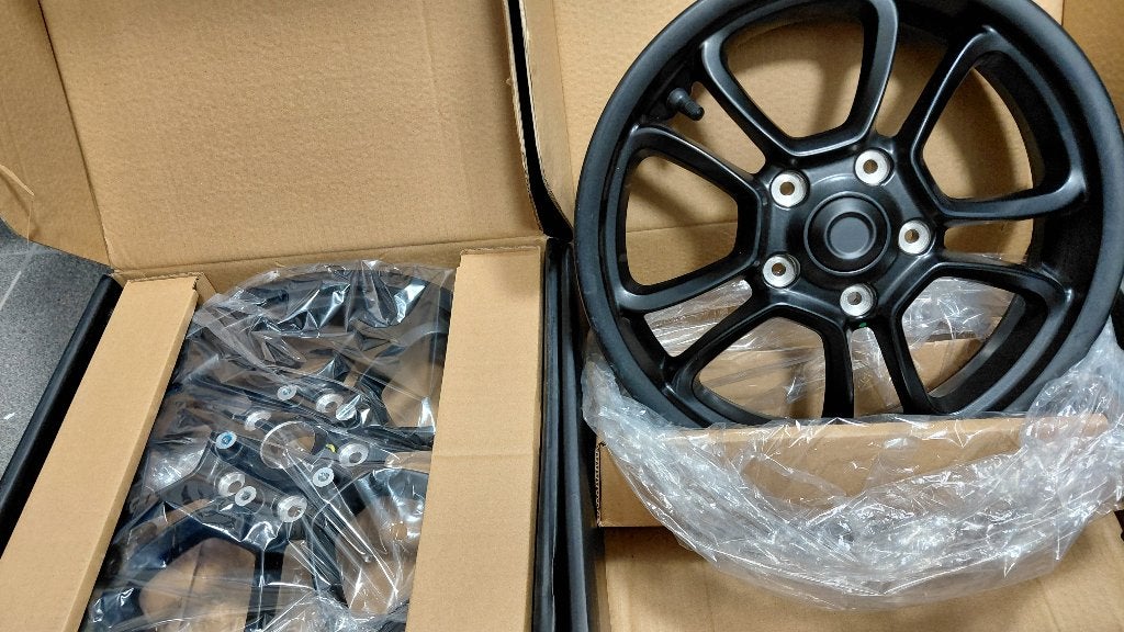 Splinternieuwe vespa gts velgen, Fietsen en Brommers, Ophalen, Nieuw