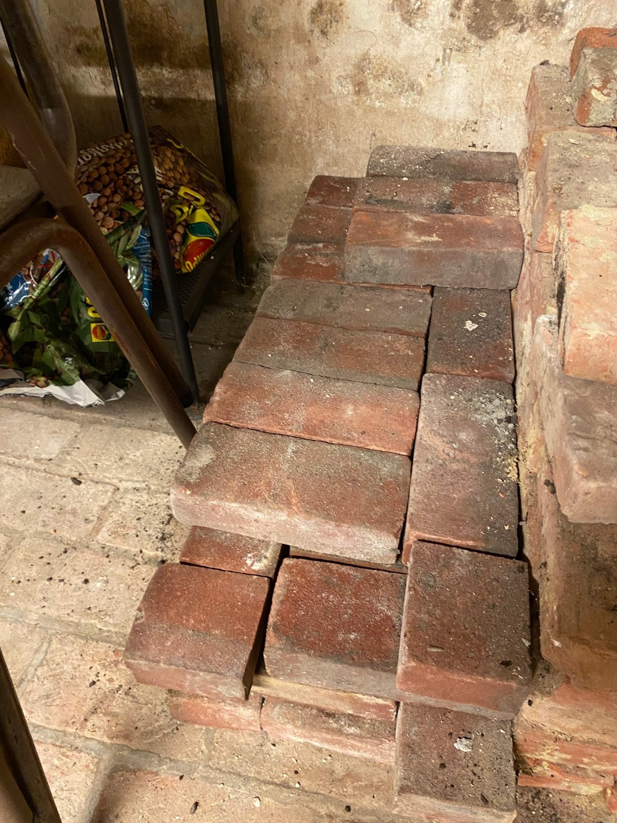 Grote donkerrode bakstenen 20 x 5 x 8,5cm, Ophalen, Zo goed als nieuw