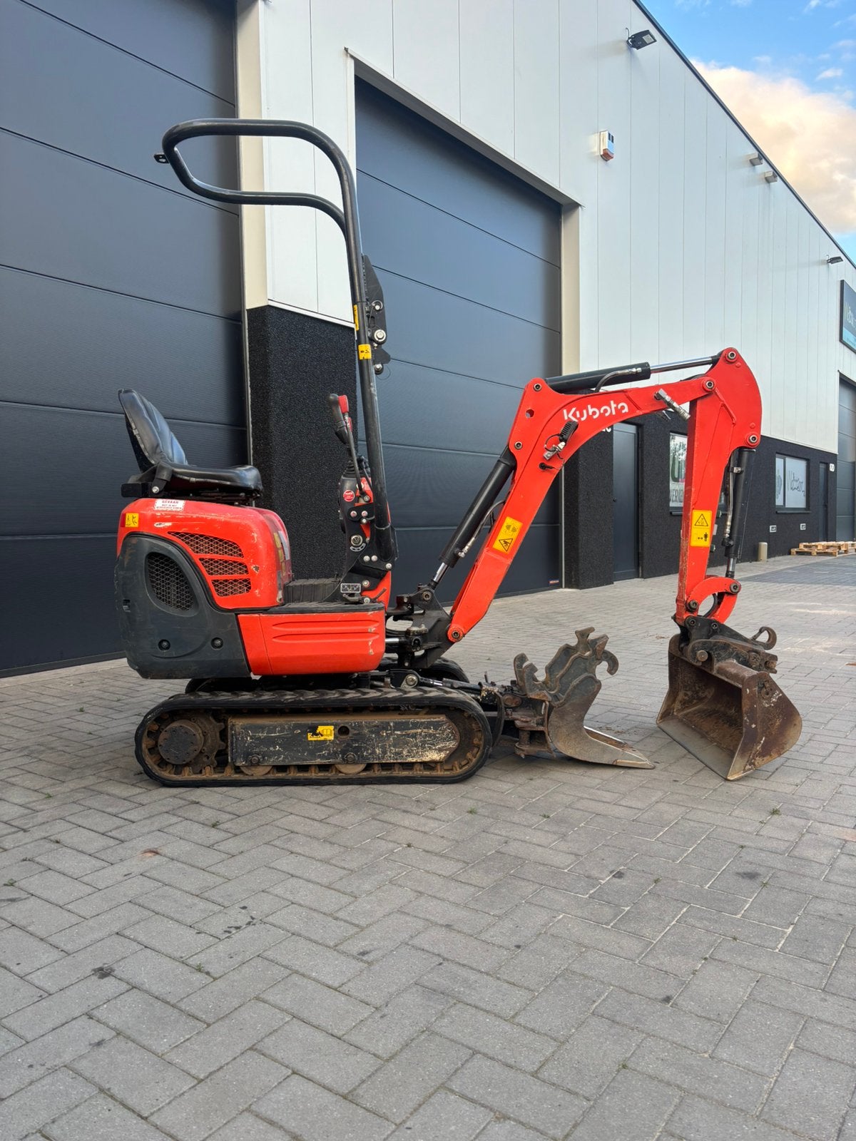 Kubota minigraver k008-3, Ophalen