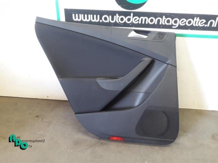 Revêtement portière 4portes arrière gauche d'un Volkswage, Autos : Pièces & Accessoires, -, 3 mois de garantie, Utilisé, -