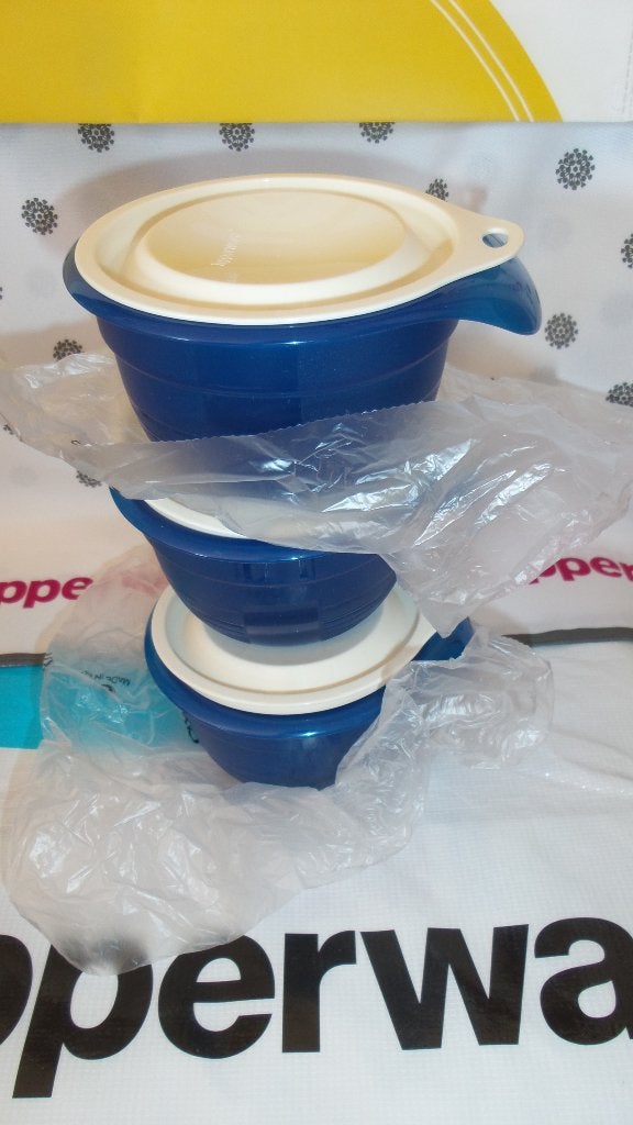 Mini bol à mélanger Tupperware 650 ml Nouveau, Maison & Meubles, Cuisine| Tupperware, Enlèvement ou Envoi, Neuf, Bleu