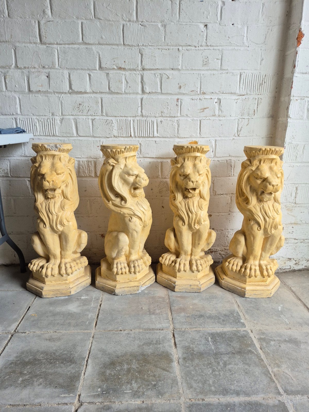 Lot de 4 grandes statues Lions en pierre, Enlèvement