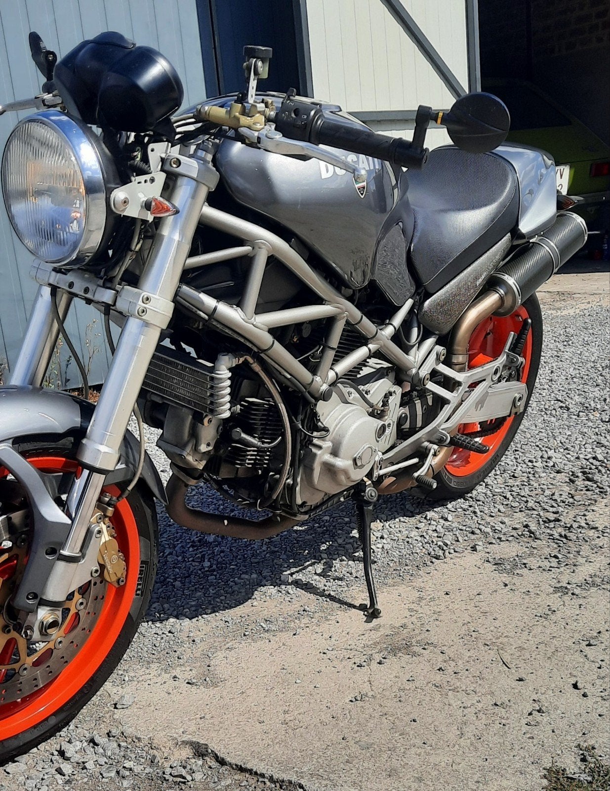 Ducati monster sena, Entreprise