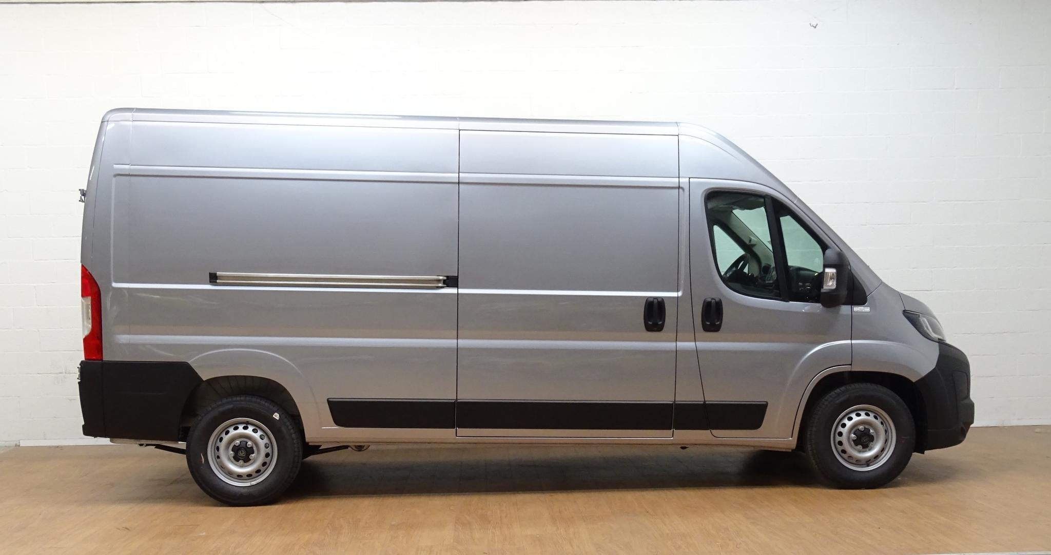 Peugeot Boxer 2.2 BlueHDi S&S 180 440 L3H2 Heavy Auto, Autos, Argent ou Gris, Achat, 4 portes, Entreprise