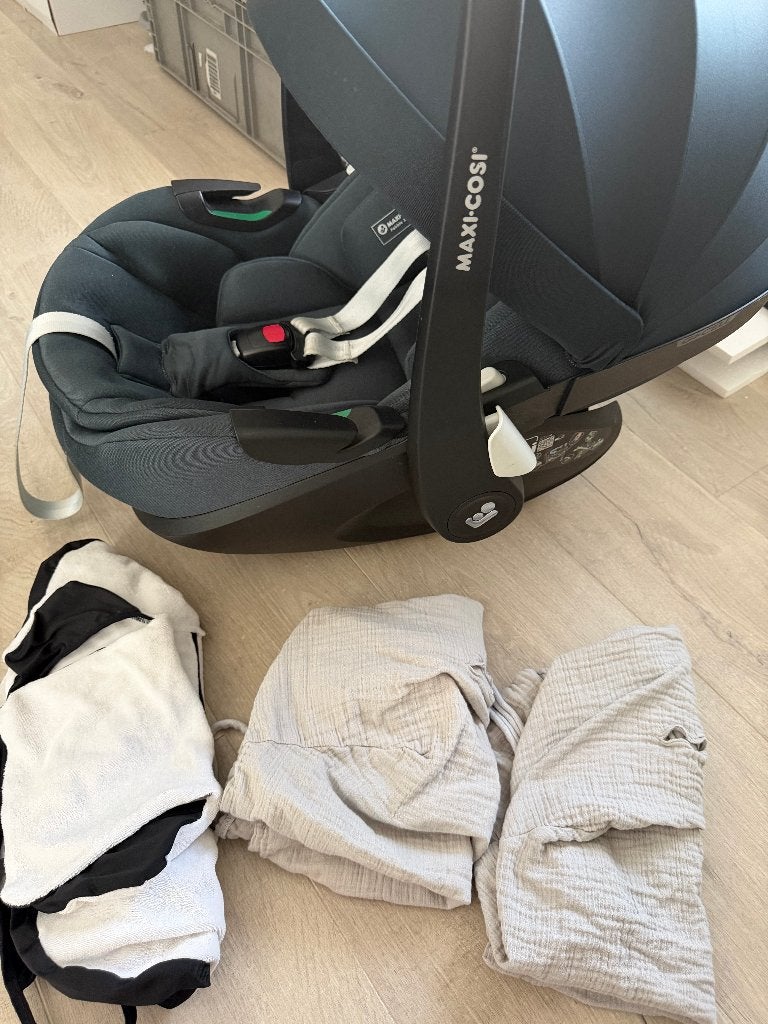 Maxi Cosi Pebble 360 Pro incl. newborn inlay en 3 covers, Ophalen, Verstelbare rugleuning, Gebruikt, Isofix