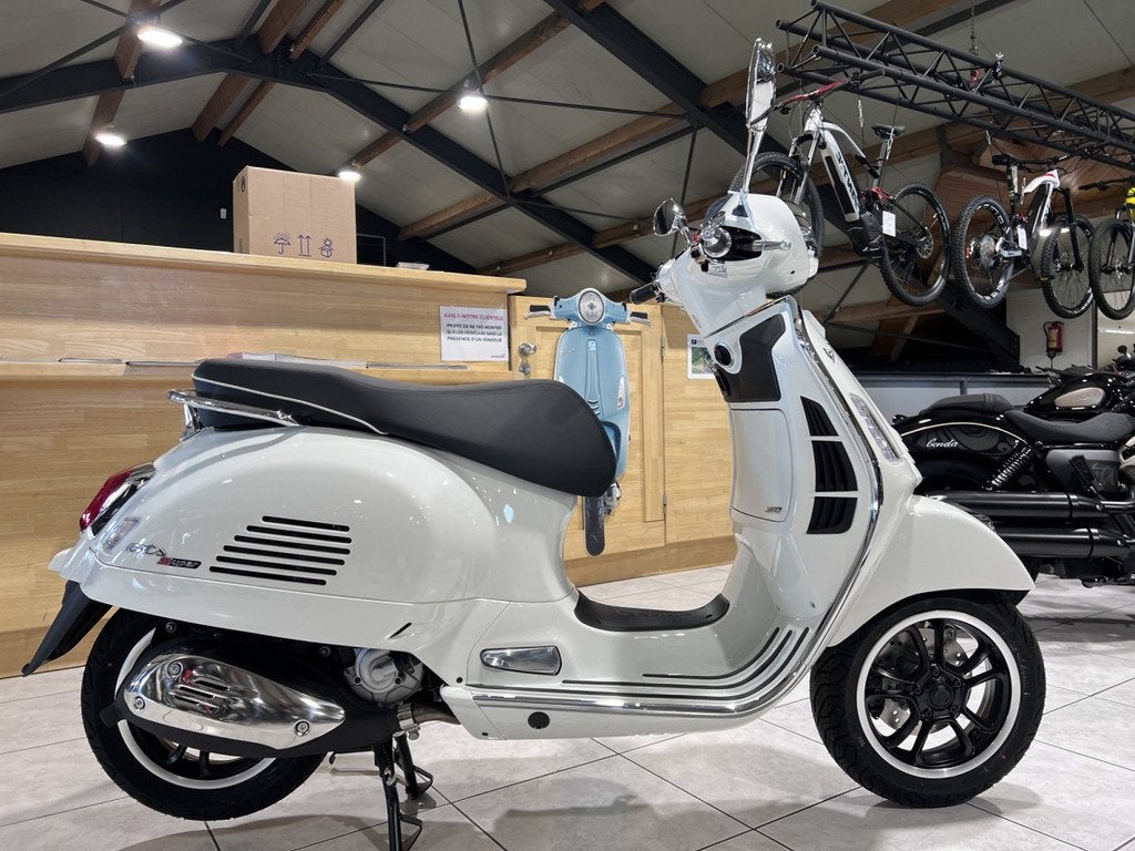 Vespa GTS Super 310, Motoren, Scooter, Bedrijf, 310 cc, 12 t/m 35 kW