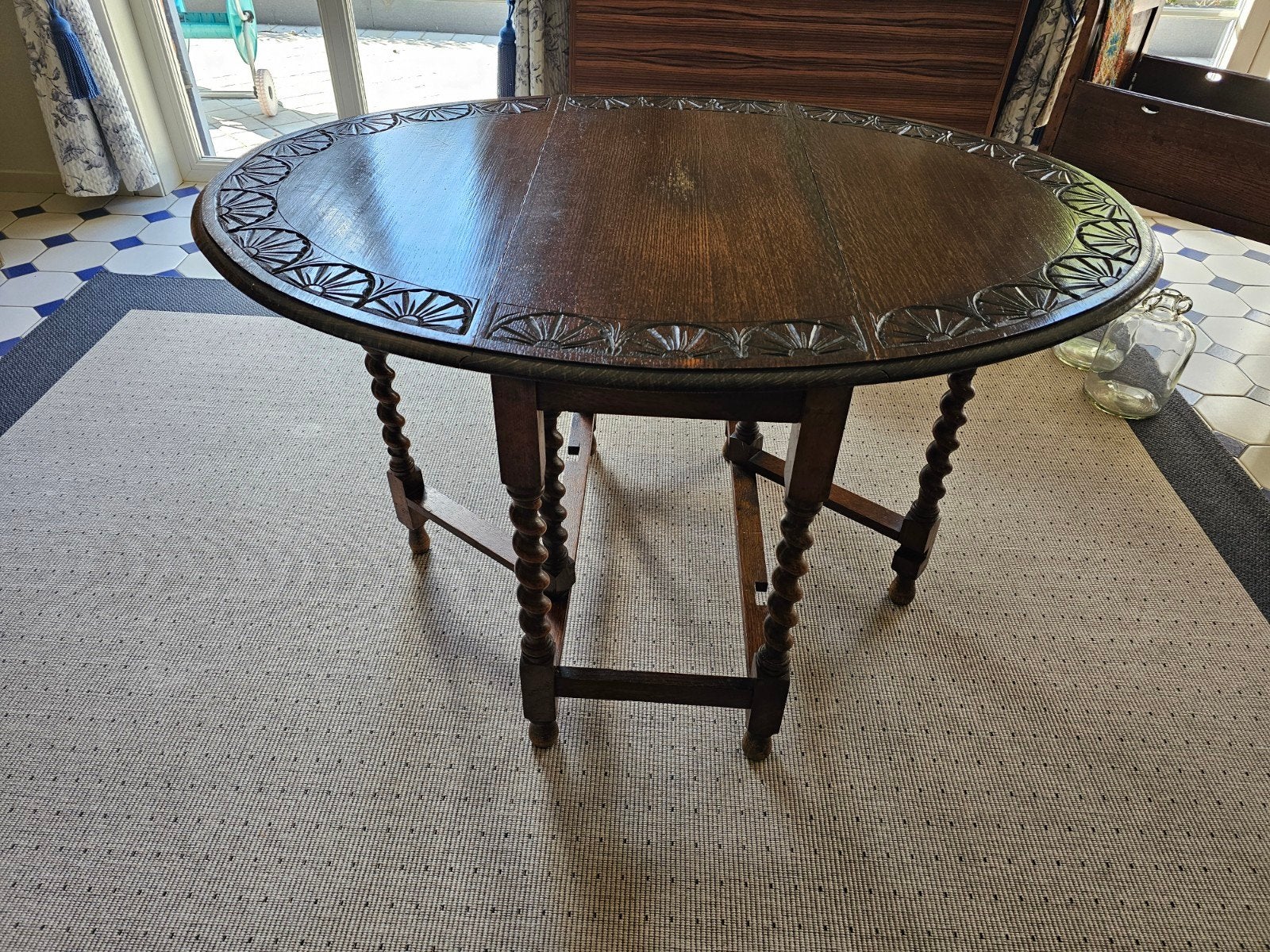 Engelse tafel, Ophalen