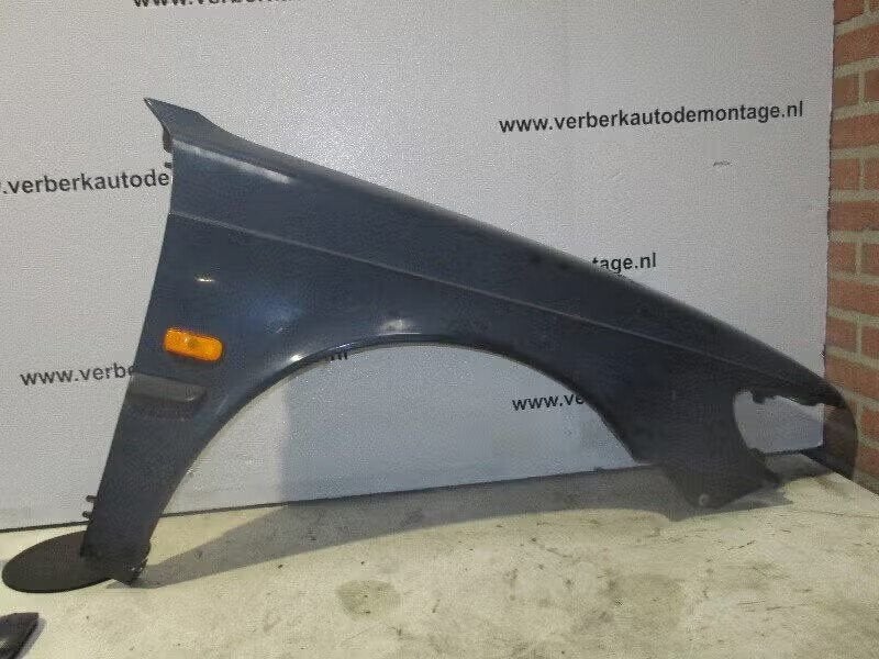 SPATBORD RECHTS VOOR Saab 900 II (01-1993/02-1998), Saab-de-info@saabgroup.com, Enlèvement ou Envoi, Garde-boue, Utilisé