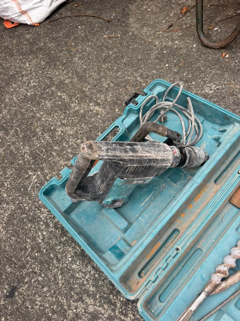 Marteau de démolition Makita, Enlèvement, Utilisé