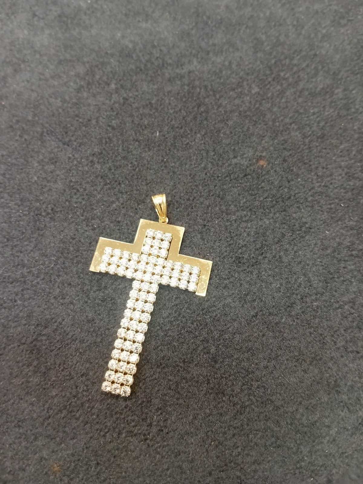 Croix en or, Enlèvement, Or, Or