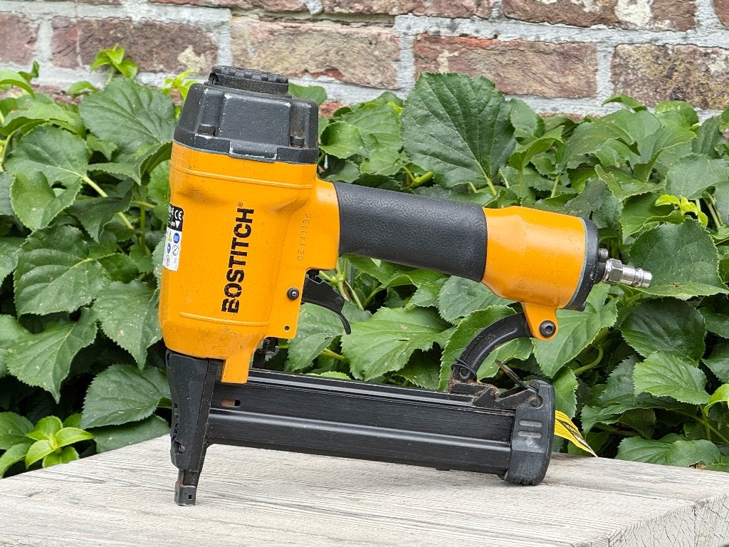 Bostitch SB156SX-1-E Pneumatisch nietpistool (15-40mm), Ophalen, Zo goed als nieuw