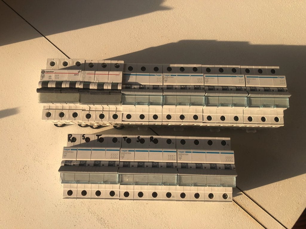 Hager zekeringen 16A MWN316A en MWN616A, Doe-het-zelf en Bouw, Elektriciteit en Kabels, Ophalen, Zo goed als nieuw, Hager