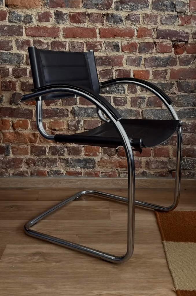 Chaise design vintage Bauhaus – Style Marcel Breuer – Urgent, Maison & Meubles, Chaises, Utilisé, Une, Cuir, Métal, Noir, Enlèvement