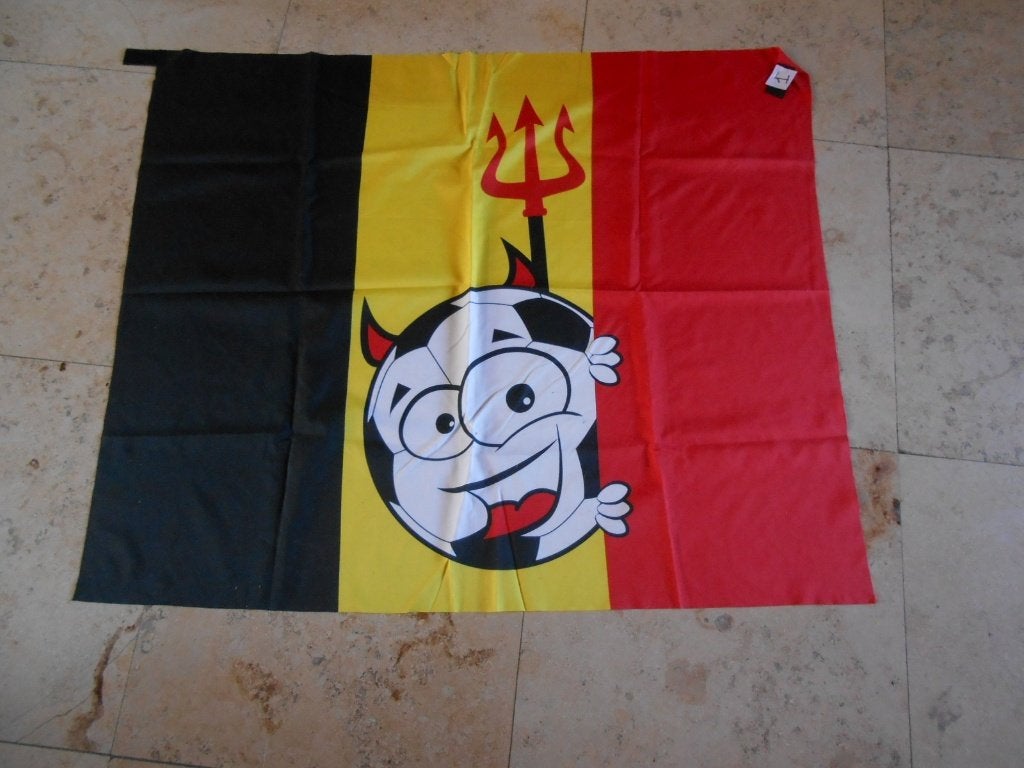 Drapeau du diable rouge avec boule trident, Enlèvement ou Envoi, Neuf