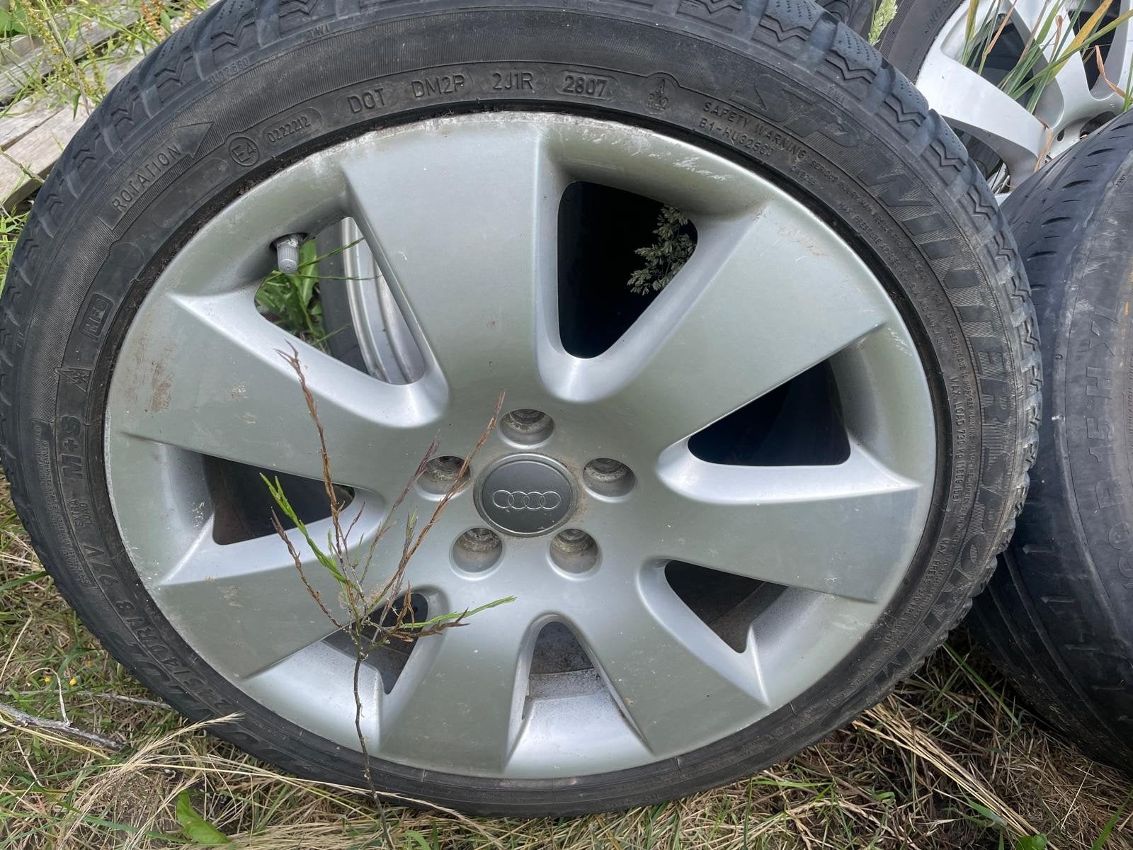 Velgen Audi 18duim set met winterbanden, Ophalen, 18 inch, Banden en Velgen, Winterbanden