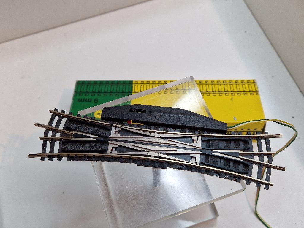 Minitrix Aiguillages Doubles Jonctions Réf: 51 4960 00 - 2, Enlèvement ou Envoi, Comme neuf, Rails, Trix