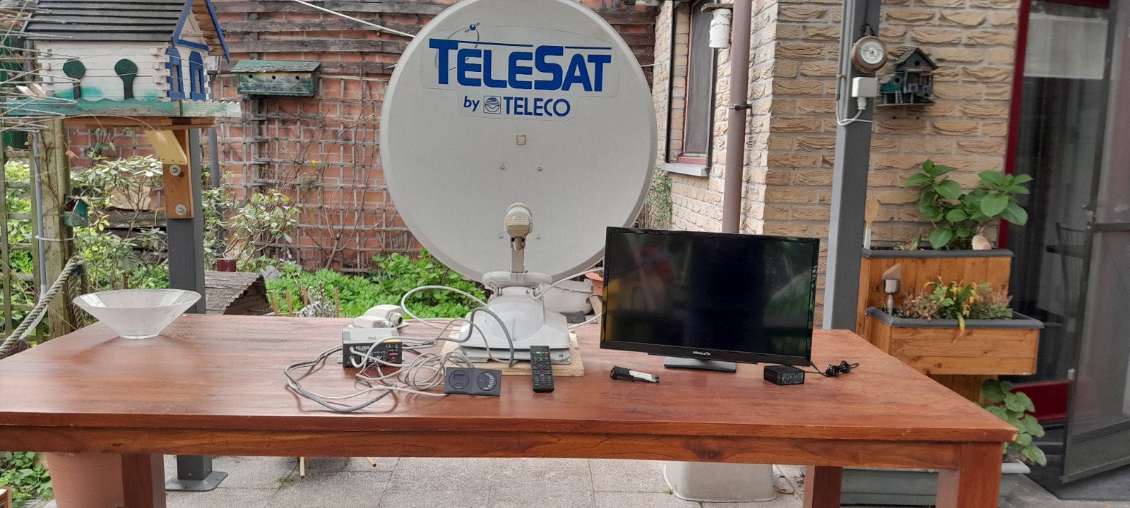 satteliet + tv, Audio, Tv en Foto, Ophalen, Gebruikt, (Schotel)antenne, Overige merken