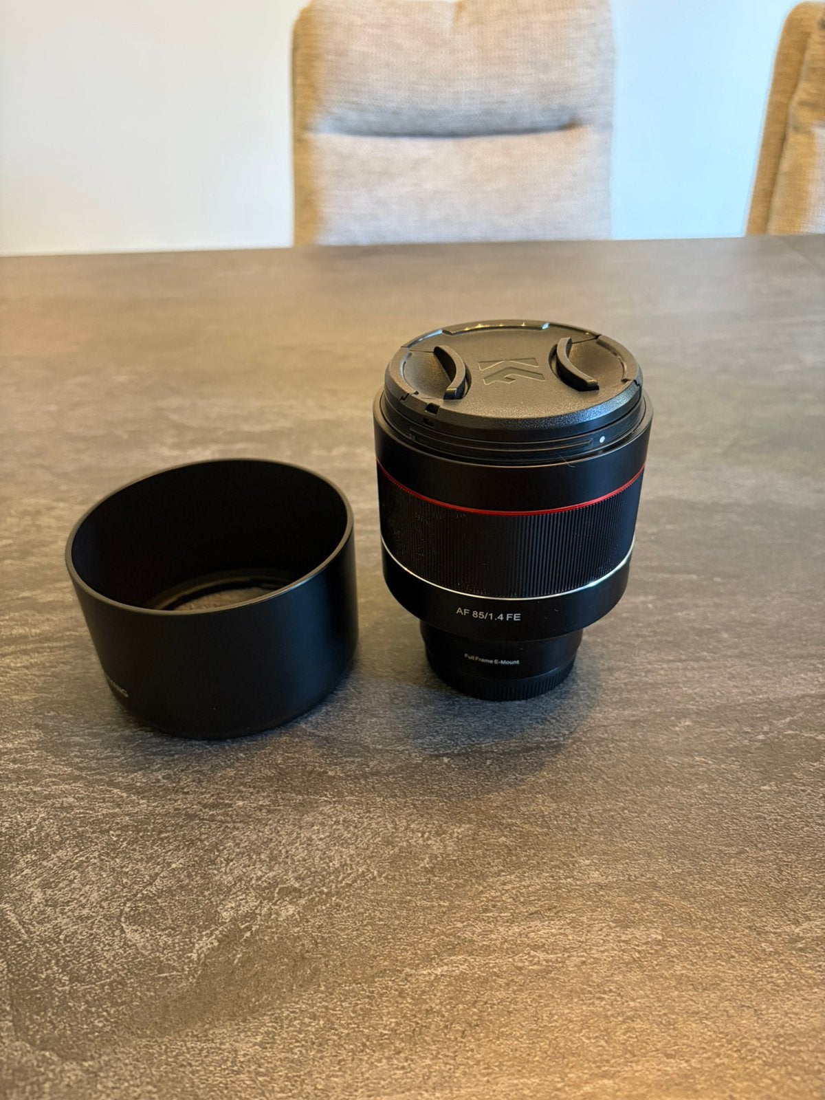 Samyang AF 85/1.4 FE, Comme neuf, Enlèvement, Pare-soleil, Monture Sony E