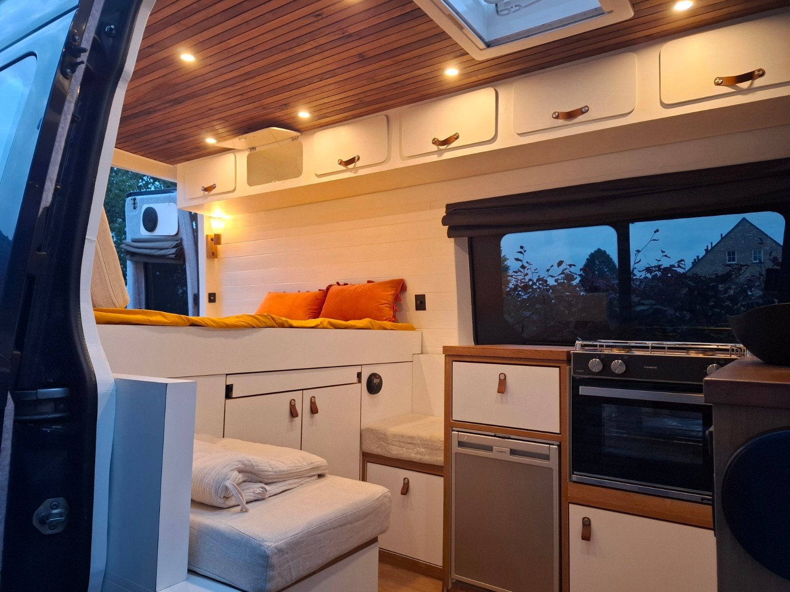 Volkswagen crafter campervan, Volkswagen, 6 à 7 mètres, Modèle Bus ou Fourgon aménagé, Particulier