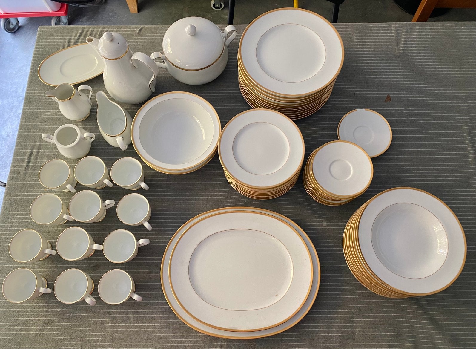 Vaisselle en porcelaine de 69 pièces Noritake Ireland 2864, Antiquités & Art, Enlèvement