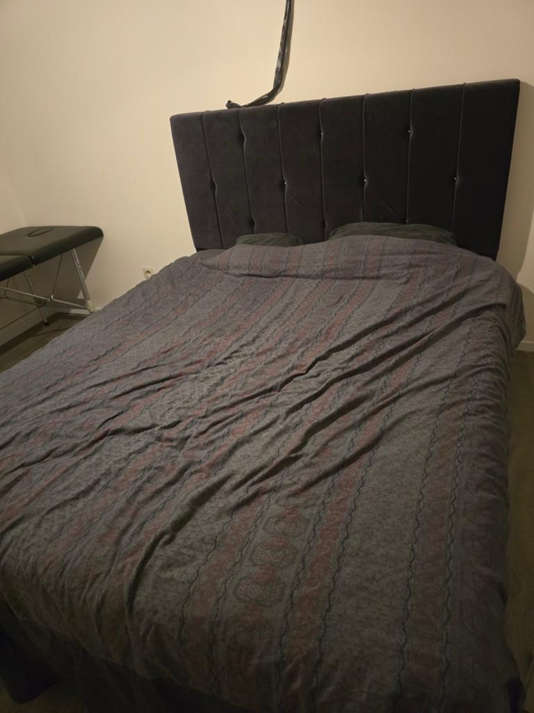 Bed met opbergruimte, Ophalen