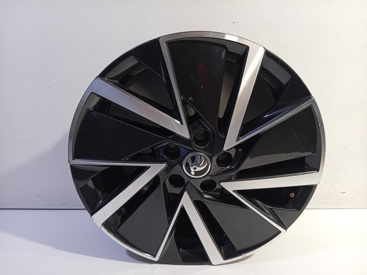 Velg Skoda Octavia, Auto-onderdelen, Banden en Velgen, Onderdelen@venauto.nl, Van der Ven Autorecycling B.V., Gebruikt, Ettenseweg 76, 4706 PB Roosendaal, The Netherlands