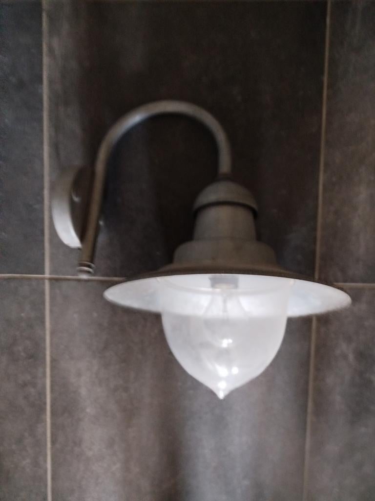 Buiten lamp, Ophalen