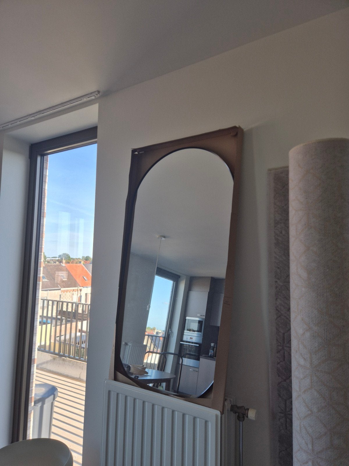 IKEA LINDBYN spiegel zwart 60120 — €45, Ophalen, 100 tot 150 cm, Zo goed als nieuw, Ovaal
