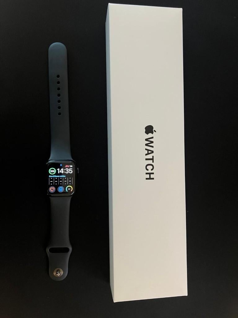 Apple Watch SE 2 (40 mm), Handtassen en Accessoires, Smartwatches, Gebruikt, Zwart, IOS, Ophalen of Verzenden