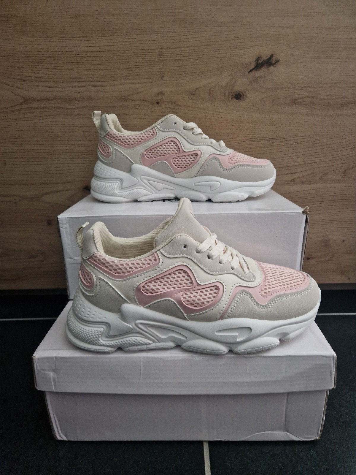 Baskets/Sneakers, Boutique MDA, blanche et rose, neuves, 39, Sports & Fitness, Enlèvement ou Envoi, Neuf, Autres types