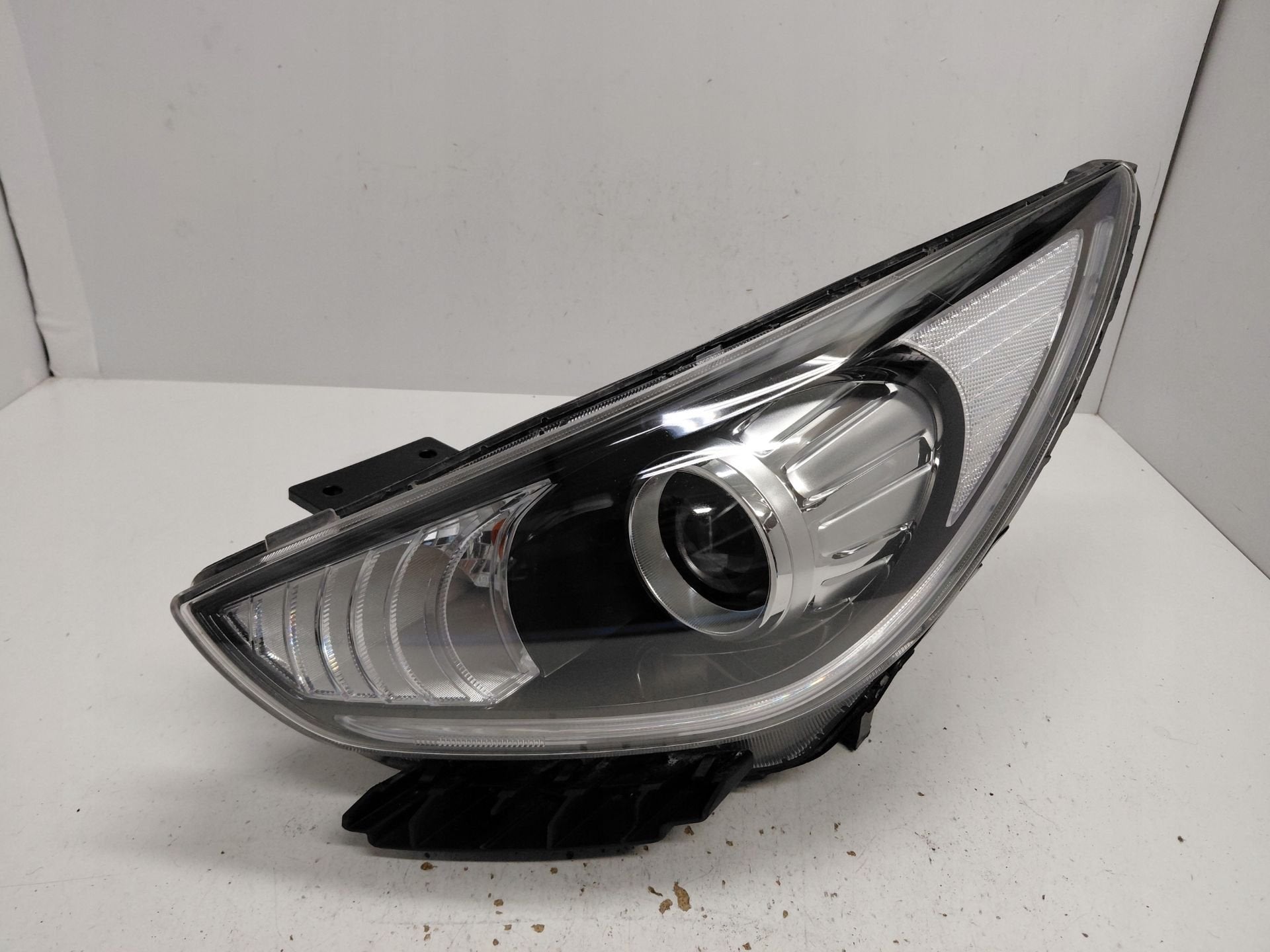 KIA Niro Koplamp Links KIA, Auto-onderdelen, Heolleung-ro 12
06797  Seoul, Info@kia.com, Kia Corporation, Gebruikt