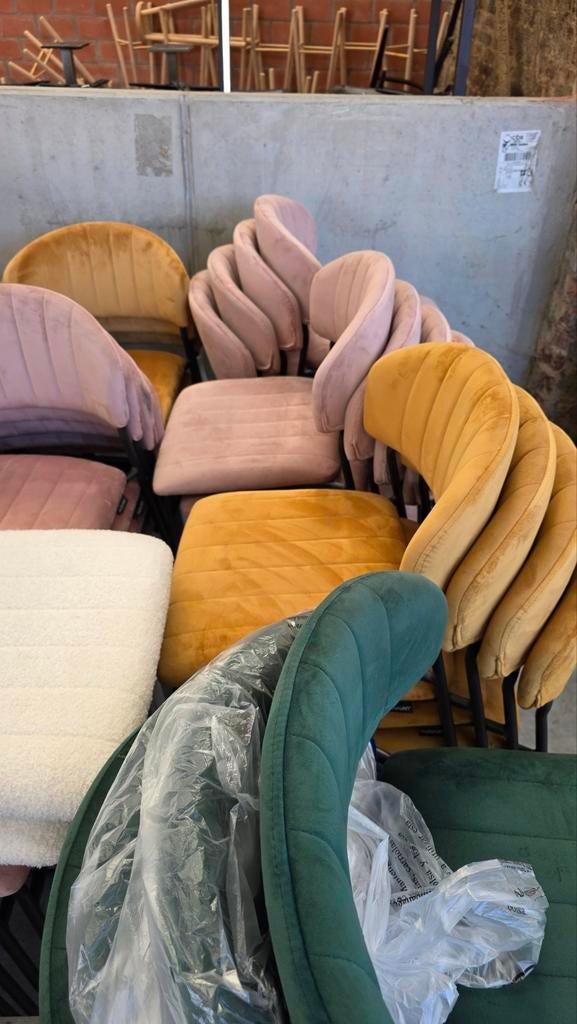 Velvet barkrukken groen geel roze horeca bar cafe lot, Hobby en Vrije tijd, Feestartikelen | Verhuur, Ophalen of Verzenden